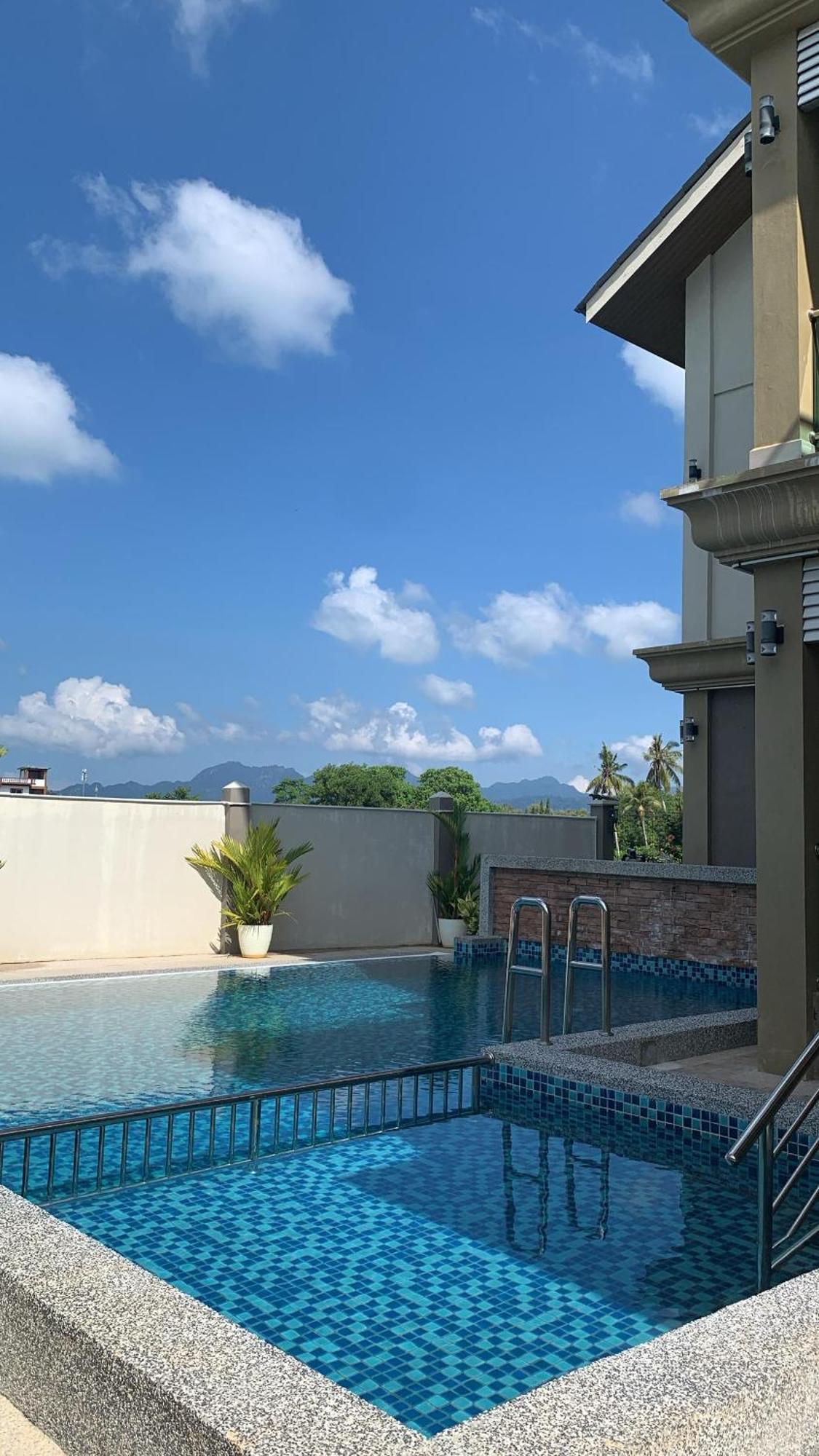 Grand Village Inn Pantai Cenang  Exteriör bild