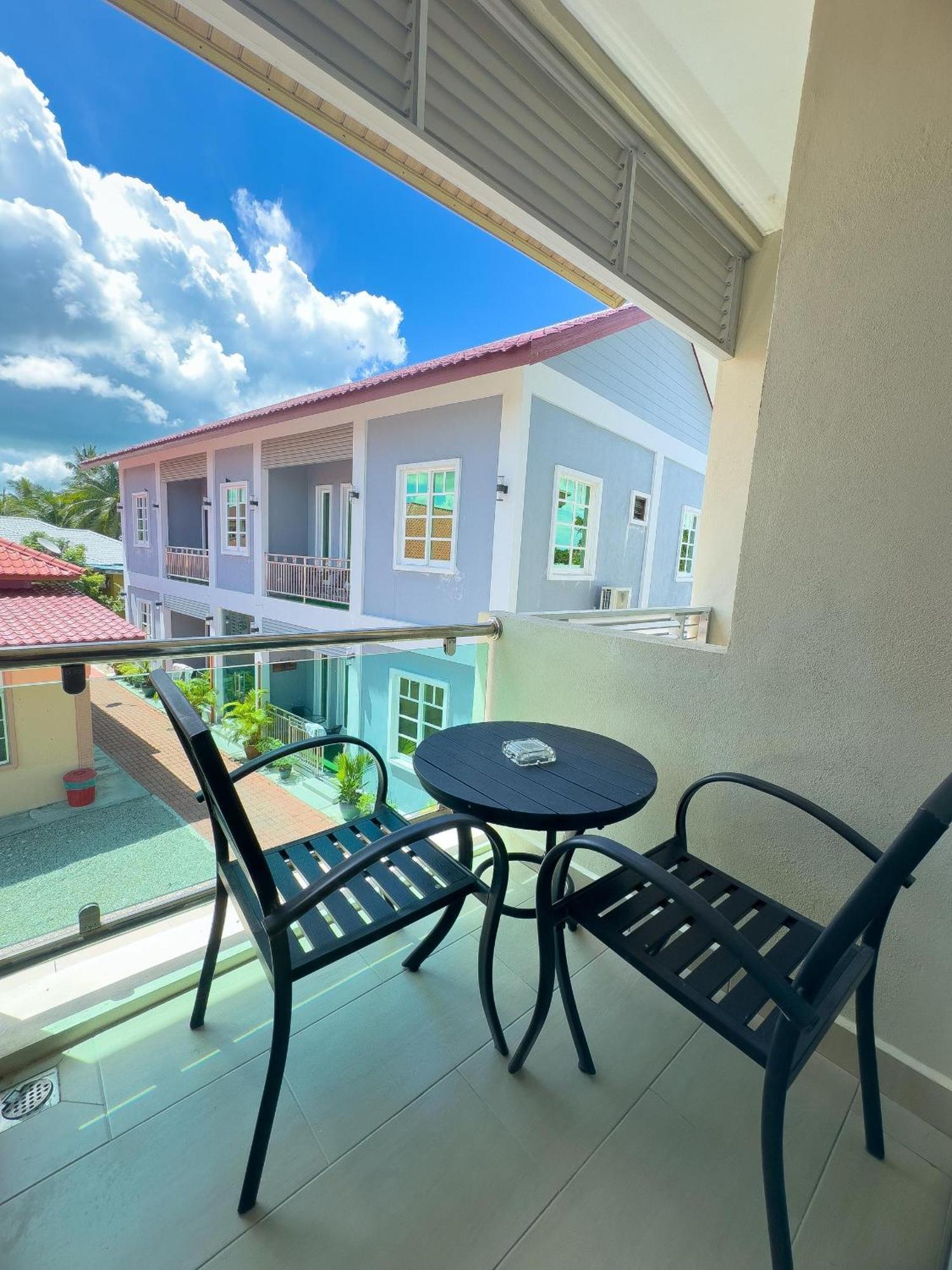 Grand Village Inn Pantai Cenang  Exteriör bild