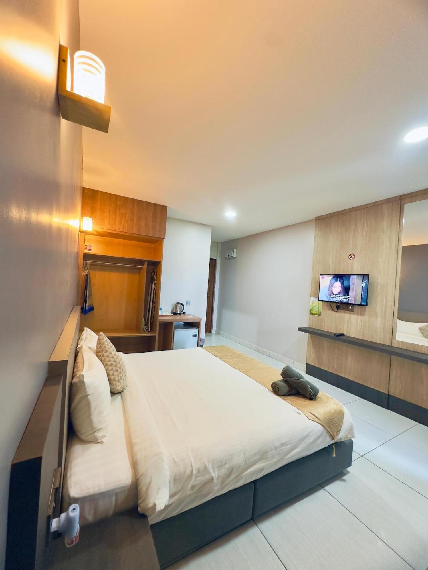 Grand Village Inn Pantai Cenang  Exteriör bild